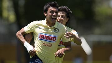 Foto de accion durante el partido America vs Cruz Azul, Correspondiente a la Jornada 12 de las Fuerzas Basicas Sub-20 del Torneo Clausura 2015 de la Liga BBVA Bancomer MX, en la Foto: Festejo de gol de Diego Ivan Pineda de America
 
 04/04/2015/MEXSPORT/Osvaldo Aguilar.
 
 