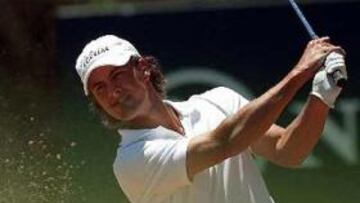 <b>SUN CITY. </b>El australiano Adam Scott, junto al surafricano Tim Clark, firmaron los mejores recorridos del día.
