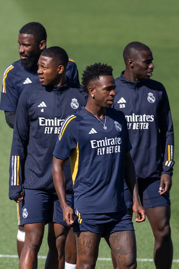 Vinicius, durante el último entrenamiento del Real Madrid.