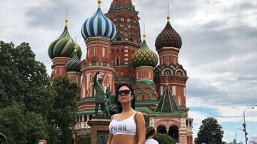 Georgina Rodríguez en la Catedral de San Basilio de Moscú.