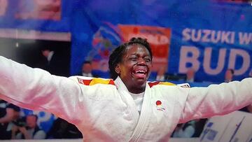 María Bernabéu eufórica tras conseguir el bronce en Budapest