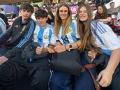 “Lo conocí en el Sudamericano Sub 20 de Chile, de casualidad, y a los dos años nos pusimos de novios...”