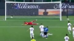 Arquero y palo: el ajustado tiro de Alexis ante la Fiorentina