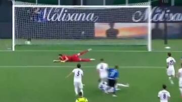 Arquero y palo: el ajustado tiro de Alexis ante la Fiorentina