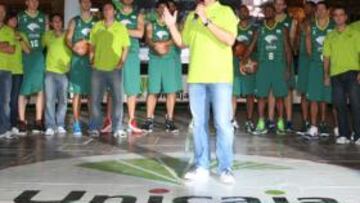 Málaga se vuelca en la presentación del Unicaja