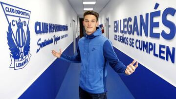 Adrián Marín: "Sorprende la situación del Celta"