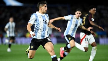 Soccer Football - World Cup - South American Qualifiers - Argentina v Peru - Estadio Mas Monumental, Buenos Aires, Argentina - November 19, 2024 Argentina's Giuliano Simeone in action REUTERS/Rodrigo Valle