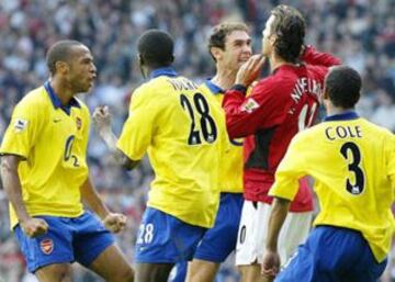 El 2003 se jugó uno de los partidos más polémicos. Vieira fue expulsado por una falta que no cometió sobre Ruud Van Nistelrooy. Minutos después, el holandés desperdició el penal y los jugadores de Arsenal se lo gritaron en la cara.