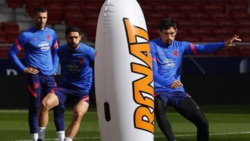 Hermoso, Felipe y Savic, en el entrenamiento del Atlético