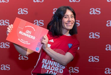 Los runners de AS con sus camisetas para la Zúrich Rock 'n' Roll Running Series Madrid. Jersey amarillo maratón,  gris media maratón y rojo 10 km.