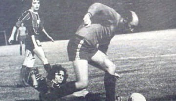 En 1975 Unión Española llegó a la final de la Copa y en la fase de grupos se lució con un 7-2 sobre Huachipato el 26 de marzo. Los goles fueron de Palacios, Véliz, Las Heras, Trujillo, Machuca, Gaete y Ahumada.