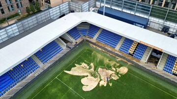 Cancha de fútbol en Inglaterra queda destrozada tras inundación