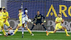 Dos misiles alejan la Champions