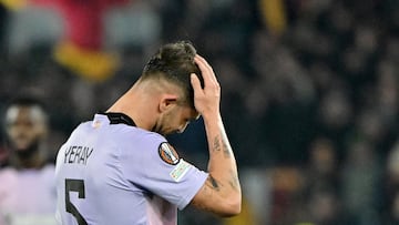 Soccer Football - Europa League - Round of 16 - First Leg - AS Roma v Athletic Bilbao - Stadion Olimpico, Rome, Italy - March 6, 2025 Athletic Bilbao's Yeray Alvarez reacts after being send off following a second yellow card REUTERS/Alberto Lingria