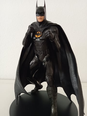 Batman de Michael Keaton en The Flash por McFarlane Toys