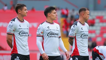 Paulo Ramirez, Arturo Alfonso Gonzalez, Gustavo Ferrareis of Atlas during the 3rd round match between Necaxa and Atlas as part of the Liga BBVA MX, Torneo Clausura 2026 at Victoria Stadium, on January 17, 2026 in Aguascalientes, Mexico.