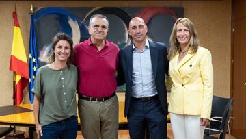 Frías Acedo, José Manuel Franco, Luis Rubiales y Yolanda Parga, tras el histórico acuerdo.