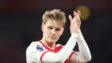 Anfield será testigo del encuentro en donde se definirá el liderato de la Premier League, pues Aston Villa empató de último minuto.