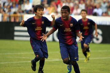 Ansu llegó al Barcelona con 10 años tras jugar primero en los benjamines del Sevilla FC. Un talento precoz, debutó con el primer equipo culé en agosto de 2019. Internacional absoluto desde septimbre de 2020.