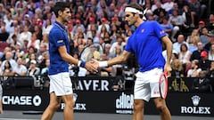 Djokovic hits Federer, pair lose in doubles at Laver Cup