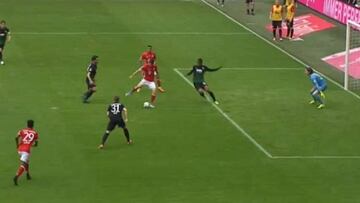 Lewandowski trae Disneyland a Múnich: tacón escandaloso