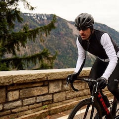 Cancellara reta a Gaimon, quien le acusó de usar motores