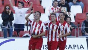 AMENAZA. El brasileño Charles es la referencia ofensiva del conjunto almeriense.