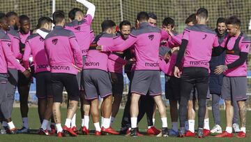 Los nuevos fichajes del Levante ya se entrenan con el equipo. 