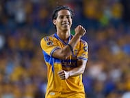 Diego Lainez celebrate this goal 3-1 of Tigres during the 17th round match between Tigres UANL and Atletico de San Luis as part of the Liga BBVA MX, Torneo Apertura 2025 at Universitario Stadium, on November 08, 2025 in Monterrey, Nuevo Leon, Mexico.