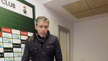 El entrenador del Racing de Santander, Paco Fernández.
