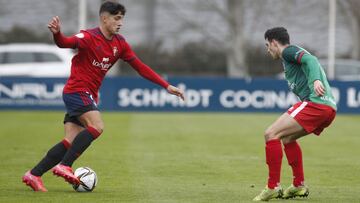 Imagen del partido entre Osasuna Promesas y Mutilvera.
