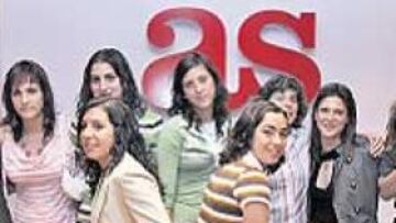 <b>EL ÉXITO DEL GRUPO. </b>Las chicas del Atlético Féminas visitaron AS. La próxima temporada estarán en la Superliga.