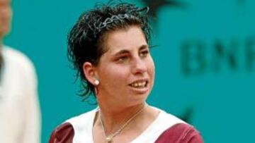 Carla Suárez celebra un punto.