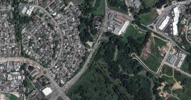 Una imagen satelital muestra el río Barnett a lo largo de la bahía de Montego antes de que el huracán Melissa tocara tierra en Jamaica.