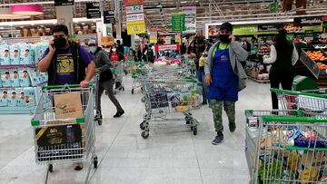 Un ranking muestra las comunas de Santiago que tienen más superficie de supermercados por hogar