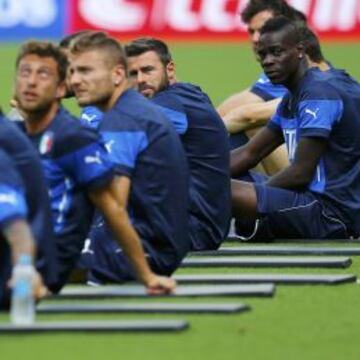 TRANQUILIDAD ITALIANA. La victoria ante Inglaterra dio una gran confianza a la squadra azzurra. Y por eso afronta el partido de hoy con gran tranquilidad y con poca presión.