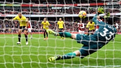 Arsenal 3-0 Watford: Bellerín hits back at Deeney as row continues