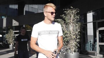 12/06/18 LLEGADA HOTEL DE UROS RACIC PRIMER FICHAJE VERANO DEL VALENCIA