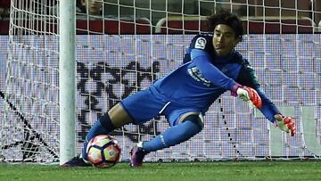 Memo Ochoa cuelga su primer cero en la temporada con el Granada