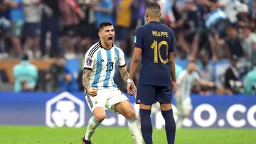 Cuti Romero y Kylian Mbappé.