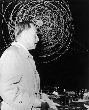 Otto Hahn y su equipo consiguieron la primera fisión nuclear de la historia, abriendo el camino a la energía nuclear. 