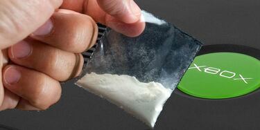 Cuatro arrestados por traficar cocaína dentro de una Xbox