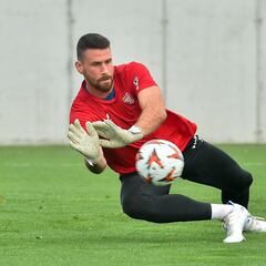 Lezama: Guruzeta y Jauregizar se ejercitan en el interior, con Simón progresando