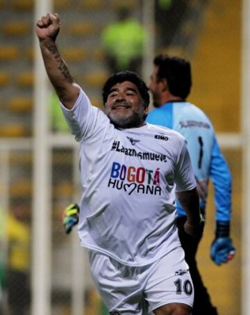 Maradona en el partido "Juego de la Paz"