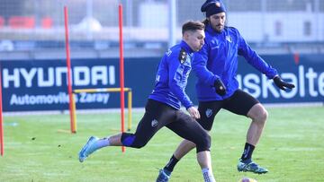 Juan Cruz, junto a Bryan Zaragoza, durante un entrenamiento.