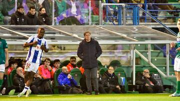 El técnico del Racing de Ferrol, Cristóbal Parralo, durante el partido de Copa del Rey contra el Leganés.