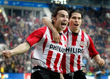 Tuvo dos etapas en el club holand谷s. La primera, desde 1999 hasta 2005, procedente del Fortuna Sittard. Despu谷s, volvi車 en la temporada 2012/2013 procedente del AC Milan, para terminar su carrera.