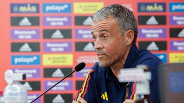 ZARAGOZA, 23/09/2022.- El entrenador de la selección española, Luis Enrique, ofrece una rueda de prensa este viernes en el estadio de la Romareda, en Zaragoza, antes de los partidos de la Liga de Naciones contra Suiza, el 24 de septiembre, y Portugal, tres días después. EFE/ Javier Belver