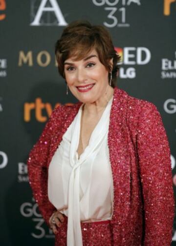 MADRID, 04/02/2017.- La actriz Anabel Alonso posa a su llegada a la gala de la XXXI edición de los Premios Goya del cine español que se celebra esta noche en el Marriott Auditorium Hotel, en Madrid. EFE/JuanJo Martín