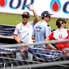 La lucha por el título en las tres categorías según Márquez